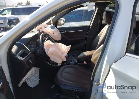 2016 BMW X1 xDrive28I z USA, uszkodzony, nr VIN WBXHT3C35G5F64585